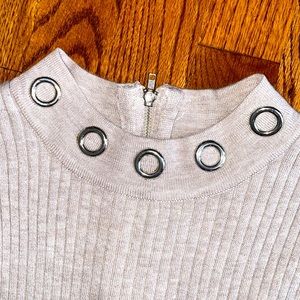 Gray knit sleeveless sweater, size large by 89th & Madison